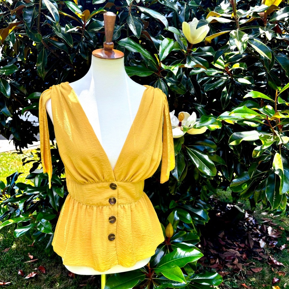 ASOS Shoulder Sash Button Front Tank. EUC. Size Small/6. Mustard.